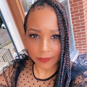 Meet your Posher, Esther